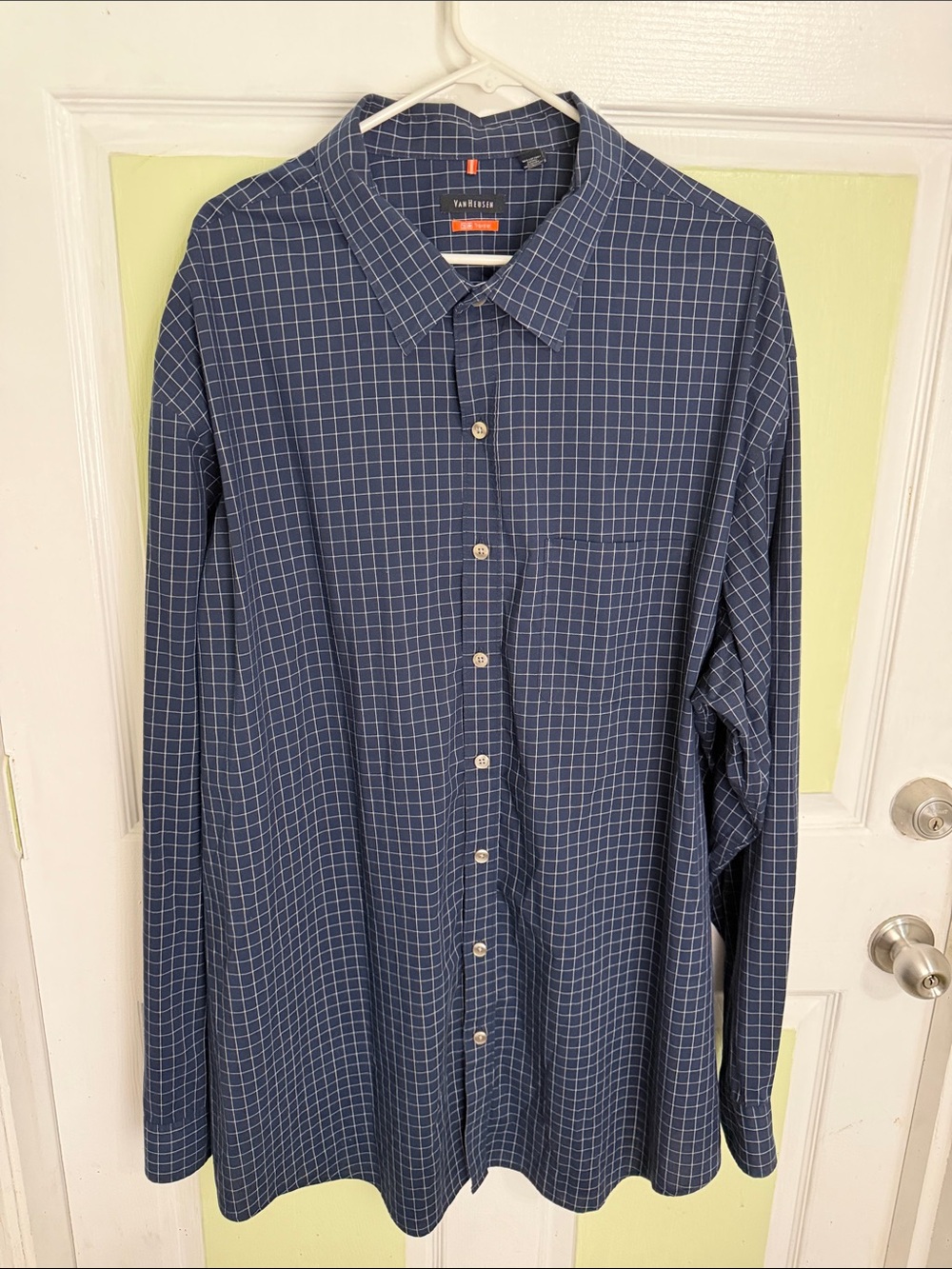 Van Heusen Men's Blue Windowpane Casual Button-Down Shirt